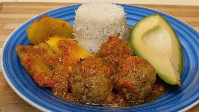 Albóndigas Guisadas
